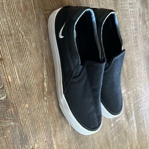 Women’s Nike Slip-on Shoes Black size 9